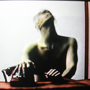 Ai金晨被❌到喷水18禁网站
